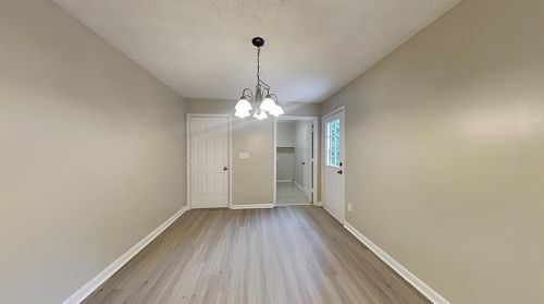 160 Lazy Hollow Ln, Porterdale, GA 30016-4599