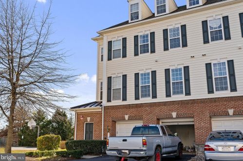 6761 Hampton Bay Ln, Gainesville, VA 20155-6247