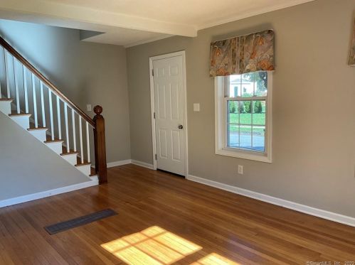 16 Evergreen Ave, Middletown CT  06457-4605 exterior