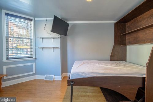 744 22nd St, Philadelphia, PA 19130-2604