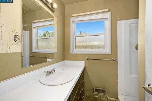 4176 Pickwick Dr, Concord CA  94521-2736 exterior