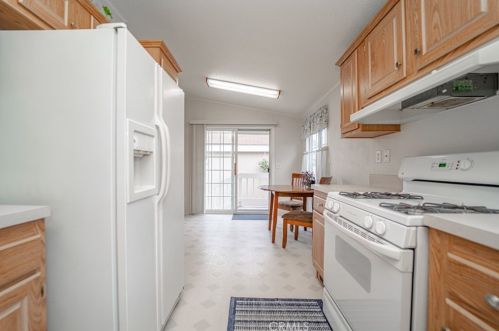 27 Spruce Via, Anaheim CA  92801-1043 exterior