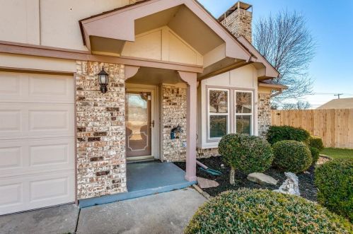 2412 Beachtree Ln, Bedford, TX 76021-3662