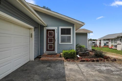 8048 Woodvale Rd, Fort Worth TX  76135-4431 exterior