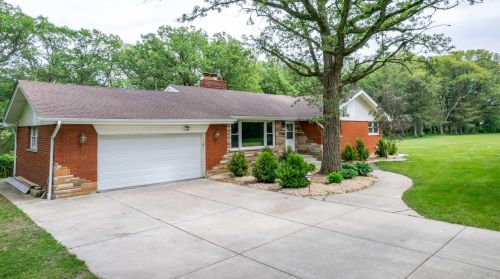 27415 Klemme Rd, Crete, IL 60417-5038