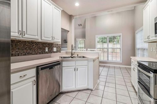 130 Laurel Springs Dr, Mcdonough GA  30253-6058 exterior