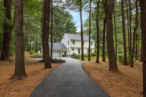 5 Tall Pines Dr, Stratham, NH 03885-2564
