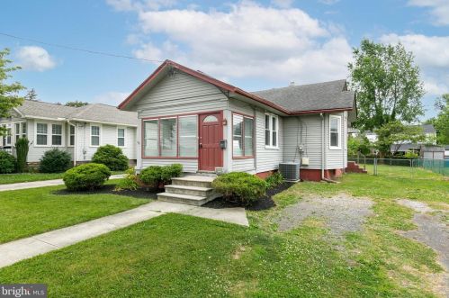 2008 Park Ave, Haddon Heights, NJ 08035-1033