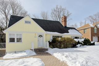 363 Darby Ln, Mountainside, NJ 07092-2107