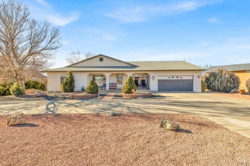 520 Putter Dr, Pueblo, CO 81007-1838