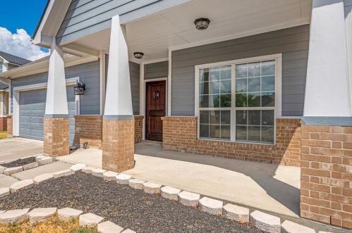 1077 Shadow Glenn Dr, Conroe TX  77301-2256 exterior