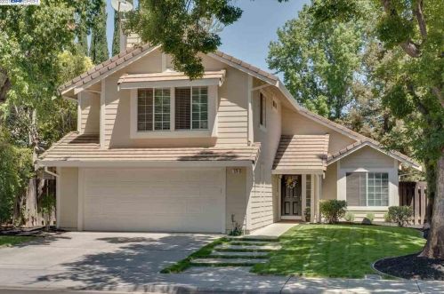 125 Loma Prieta Cir, Tracy, CA 95376-1485