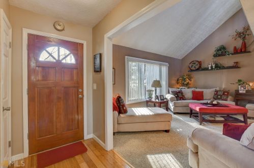 6 Logwood Ln, Newnan, GA 30265-1214