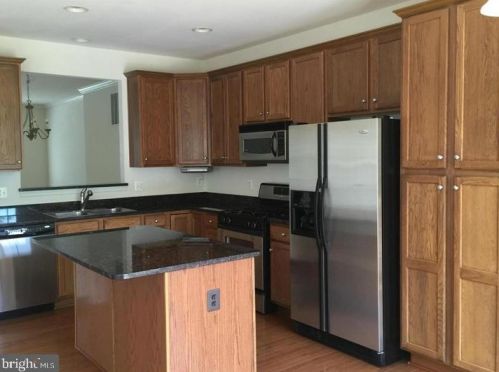 4919 Chaste Tree Pl, Woodbridge, VA 22192-5440