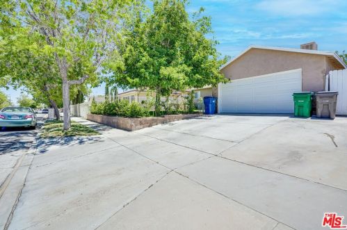 1138 Avenue, Lancaster, CA