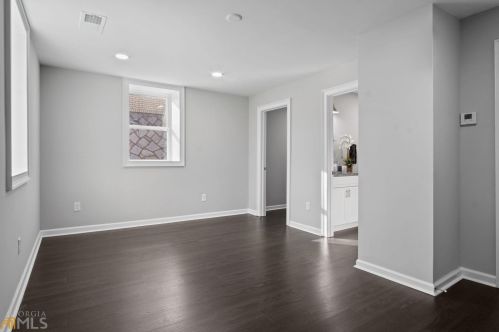 1394 Metropolitan Pkwy, Atlanta GA  30310-4451 exterior