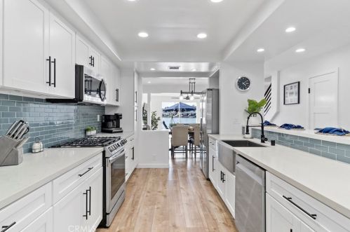 3605 Windspun Dr, Huntington Beach CA  92649-2016 exterior