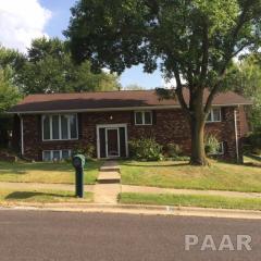 1910 Quail Hollow Rd, Pekin, IL 61554-6350