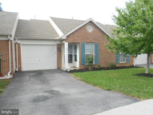 12 Tunbridge Ln, Carlisle, PA 17015-7629