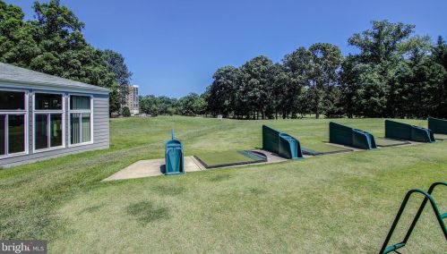 15100 Interlachen Dr, Silver Spring MD 20906-5611 exterior