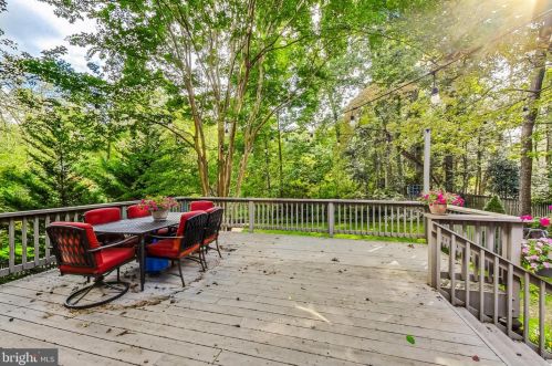 1506 Live Oak Dr, Silver Spring MD 20910-1543 exterior