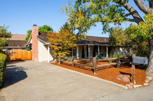 713 Sunshine Dr, Los Altos, CA 94024-3155