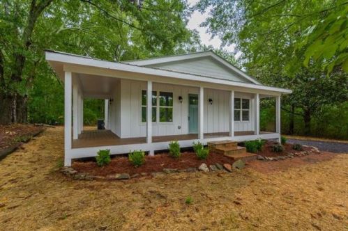 360 Cloud Cir, Holly Springs, GA 30115-8142
