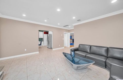 809 Lomita Ave, Glendale CA  91205-1617 exterior
