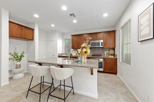 58 Latitude, Irvine CA  92618-8821 exterior