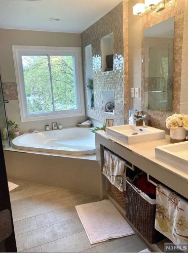 38 Nottingham Rd, Ridgewood, NJ 07452-3415