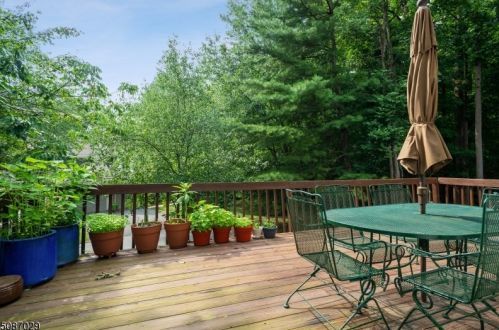 14 Ginger Ct, Princeton NJ  08540-9421 exterior