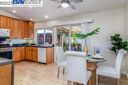 695 Buckeye Dr, Livermore, CA 94551-6528