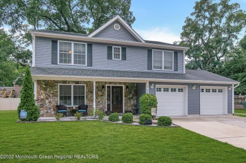 26 Duchess Ave, Middletown, NJ 07748-5212