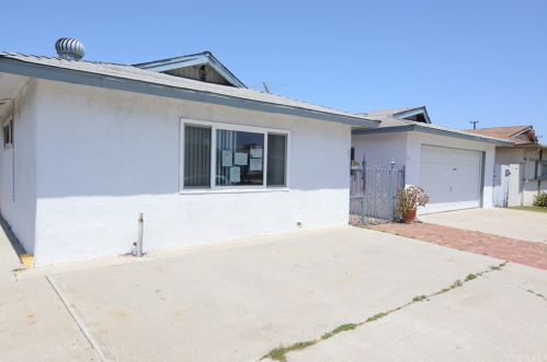 5111 Skylark Dr, Huntington Beach, CA 92649-1425