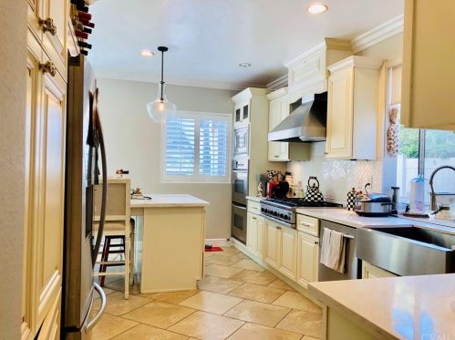 906 Dylan Way, Anaheim CA  92808-1515 exterior