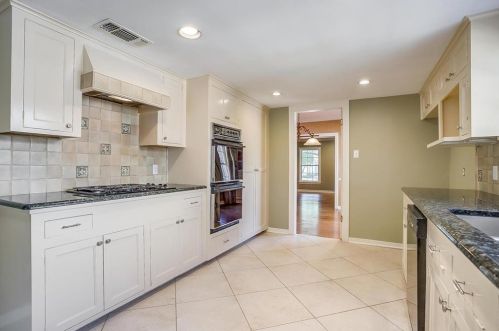 3200 Lamesa Pl, Fort Worth TX  76109 exterior