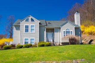 13 Petersburg Rd, Hackettstown, NJ 07840-4901