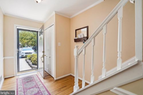 2154 Greenkeepers Ct, Herndon, VA 20191-3841