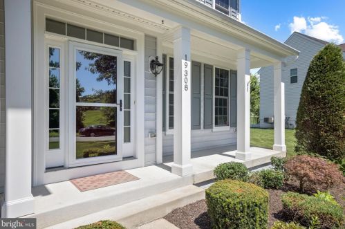 19308 Bothwell Ct, Triangle VA  22172-2341 exterior