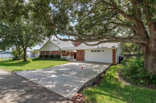 9796 Shr Dr, Conroe TX  77318-6652 exterior