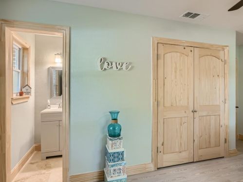 7704 Clenis Ln, Fort Worth TX  76180-6868 exterior