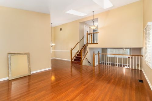 1003 Devonshire Ave, Naperville, IL 60540-6258