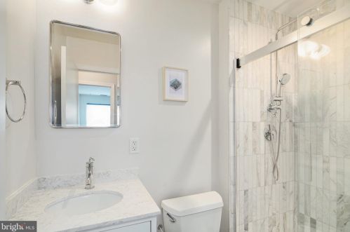 637 Lombard St, Philadelphia PA  19147-1416 exterior