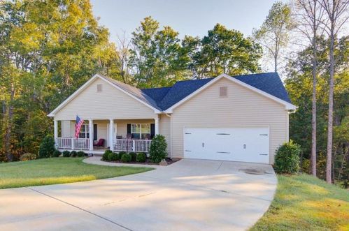 81 Kinsington Ct, Dawsonville, GA 30534-5325