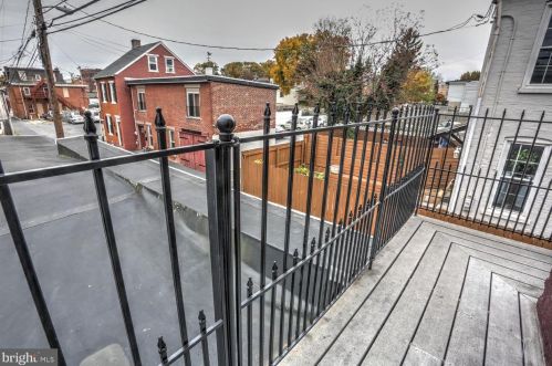 241 Cherry St, Lancaster PA  17602-2725 exterior