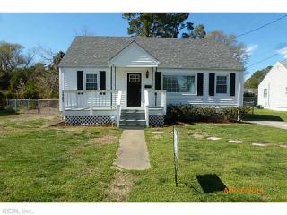 1382 Hammond Ct, Norfolk VA  23503-3914 exterior