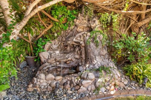 531 Granite Hl St, Simi Valley CA 93065-0608 exterior