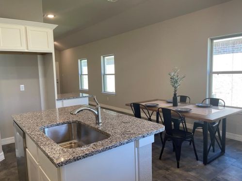 1419 Avenue I, Danbury, TX 77534-8764
