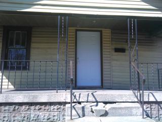 350 Villa Ave, Indianapolis IN  46201-4061 exterior