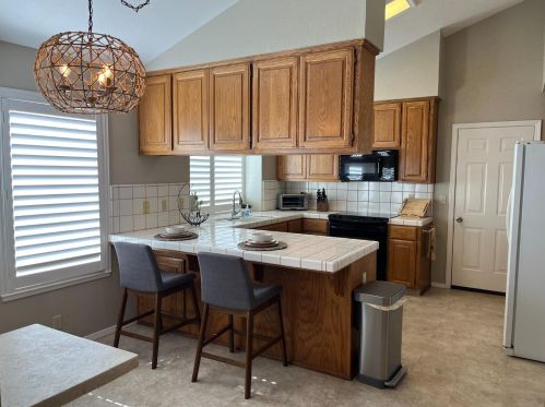 1048 Copper Park Ln, Modesto, CA 95355-8910